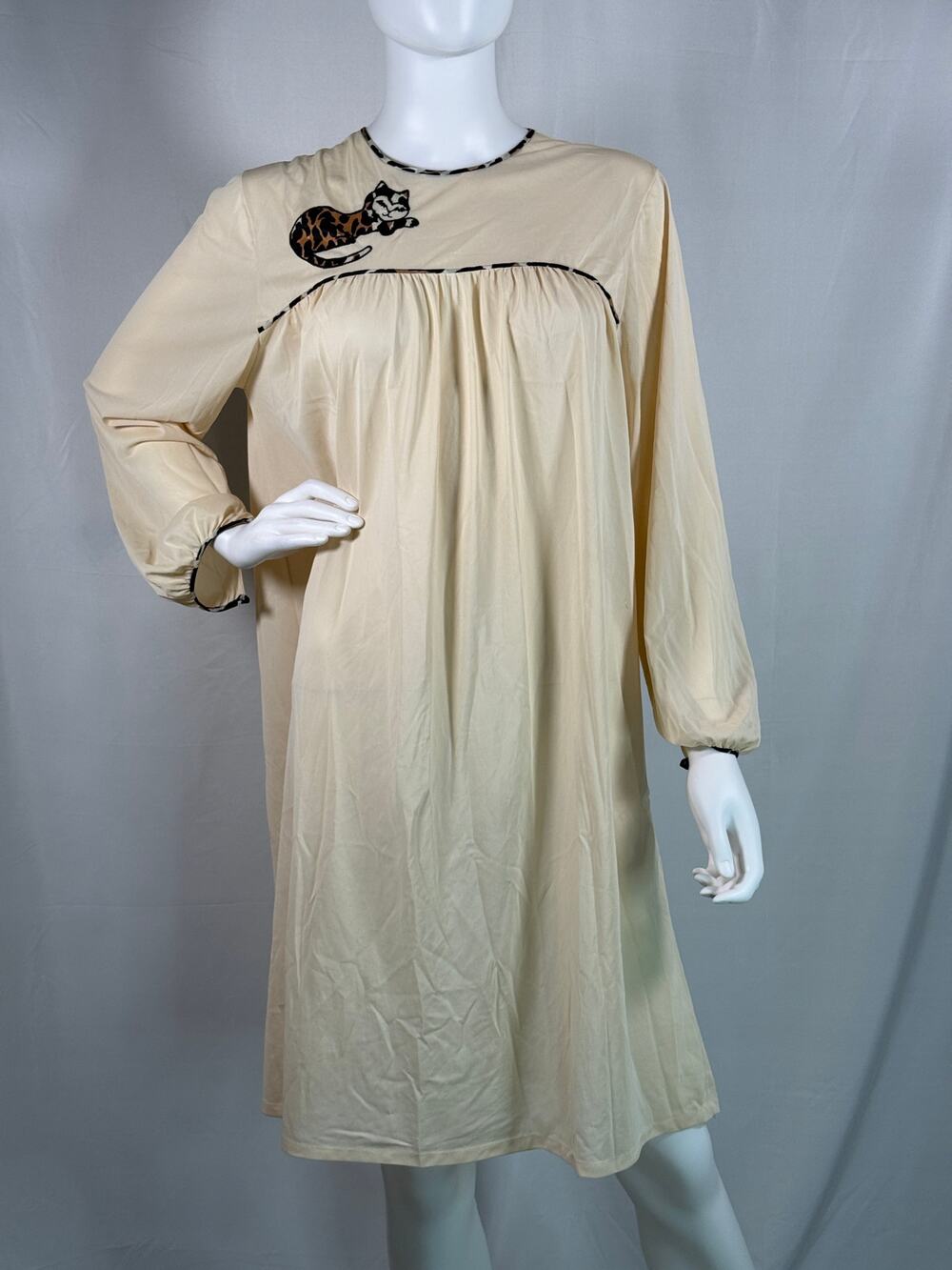 Vintage Vanity Fair Sheer Nightgown with Cat Appliqué Small/Medium